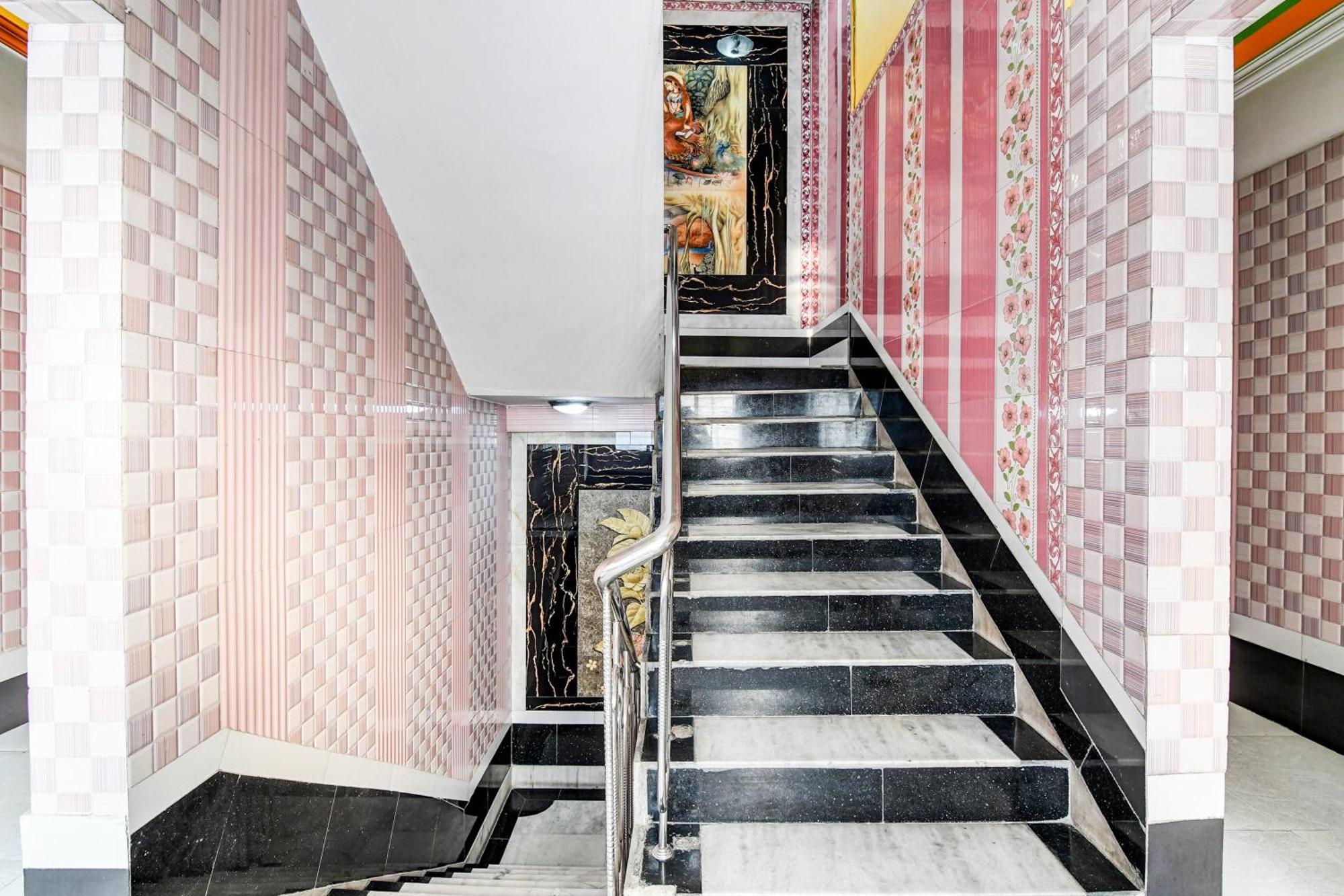 Super Collection O Raj Guest House Near Kolkata Airport Gauripur  ภายนอก รูปภาพ